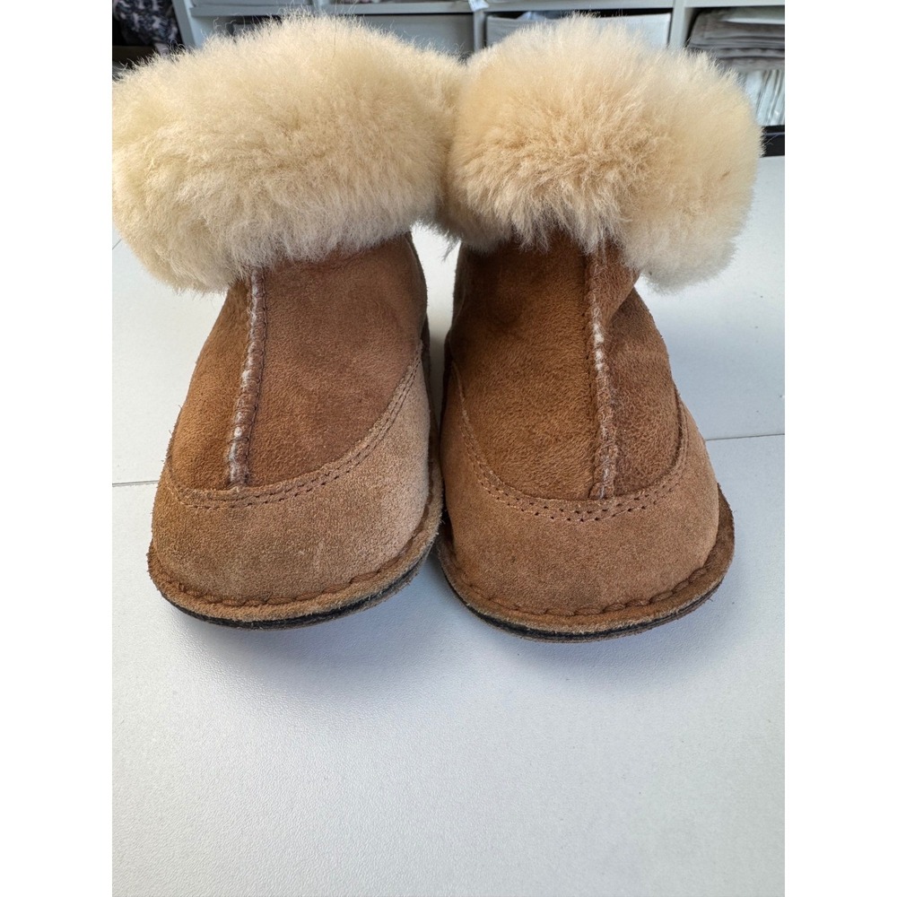 UGG Australia Shearling Suede Sheepskin Fur Lined Baby Moccasins M